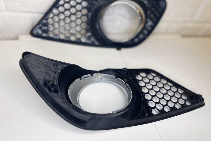 Mercedes Benz C CLASS W204 2007-2010 Pre-Facelift fog light grills