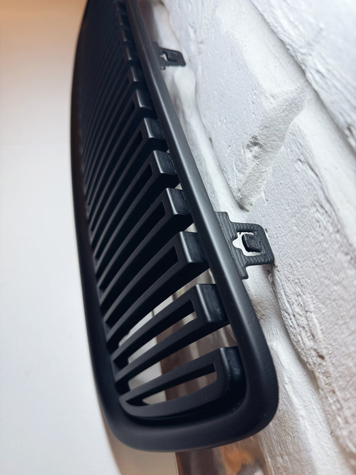 VOLVO V70 2nd generation 00' - 08' Bonnet Grille