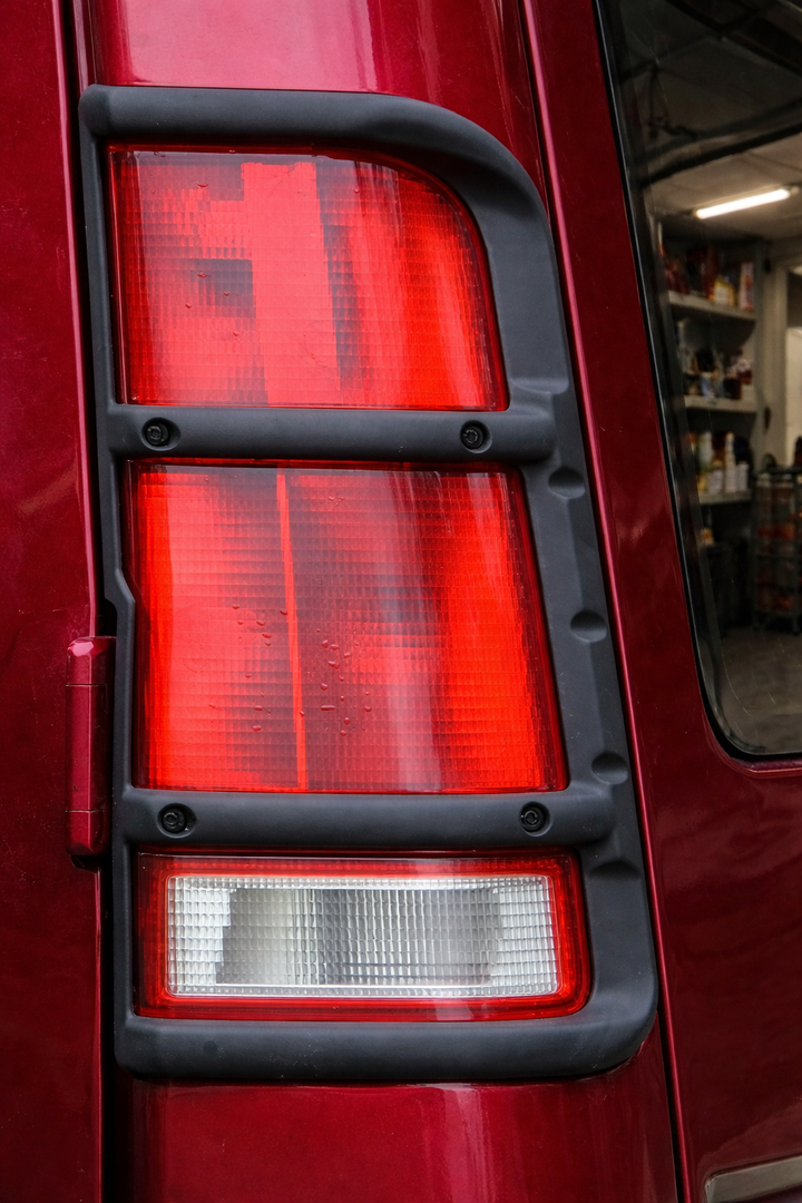 Land Rover Discovery 2 99'-04' Rear Lamp Guard