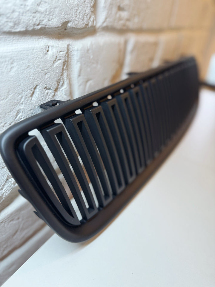 VOLVO V70 2nd generation 00' - 08' Bonnet Grille