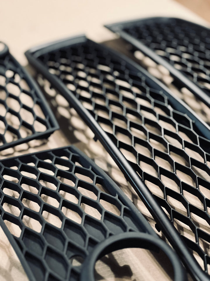Audi A4 B6 S-Line/USP Honeycomb Grill Set